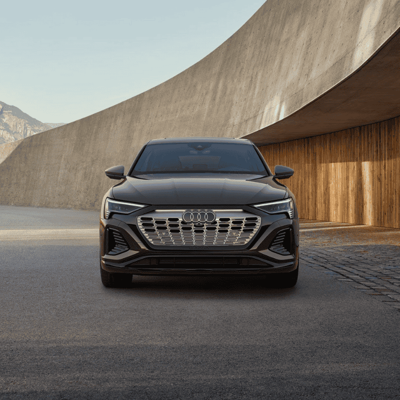 آئودی Q8 Sportback e-tron 2024