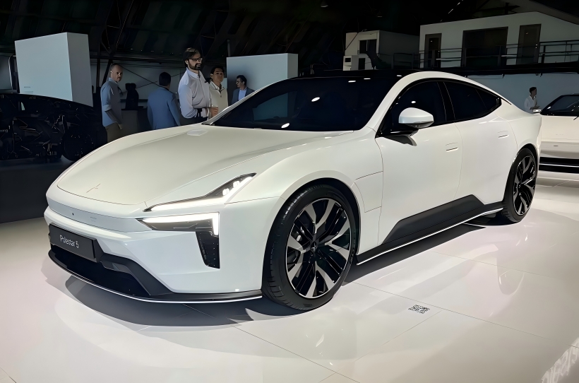 Polestar 5 با حداکثر توان 884 اسب بخار قدرت ، اولین حضور رسمی خود را در نمایشگاه بین المللی موتور مونیخ در ماه سپتامبر انجام می دهد.