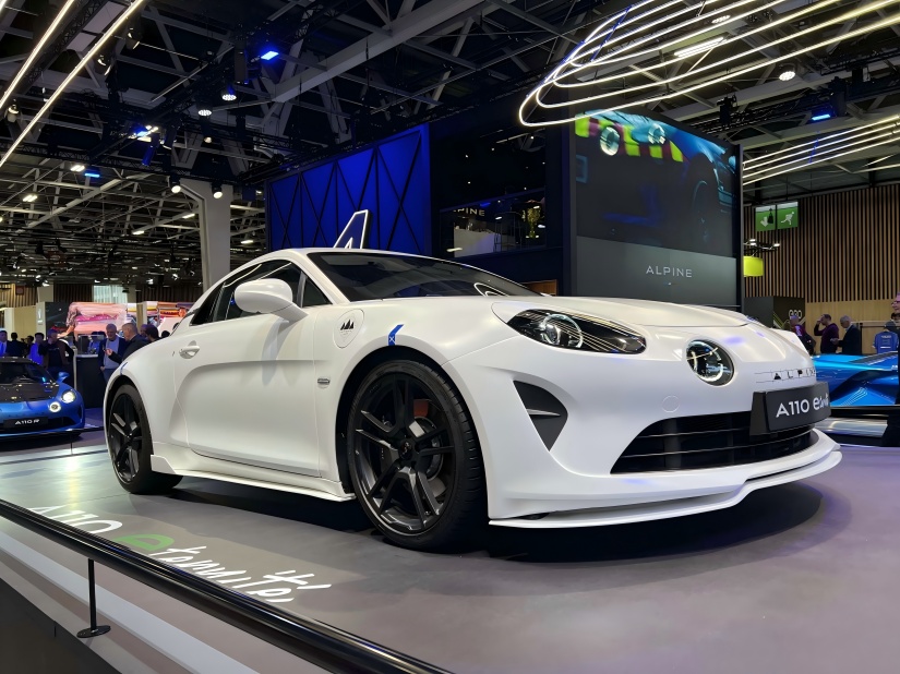 Teaser Alpine A110 EV رونمایی شد. برنامه ریزی شده برای سال 2026